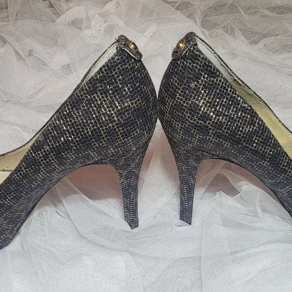 2/$40 Michael Kors metallic Blue , Gold Peep Toe Heels Used EUC..excellent Size9 - Picture 6 of 13